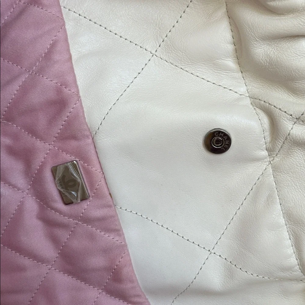 Chanel 22 bag in Ombré. Small - Picture 15 of 16